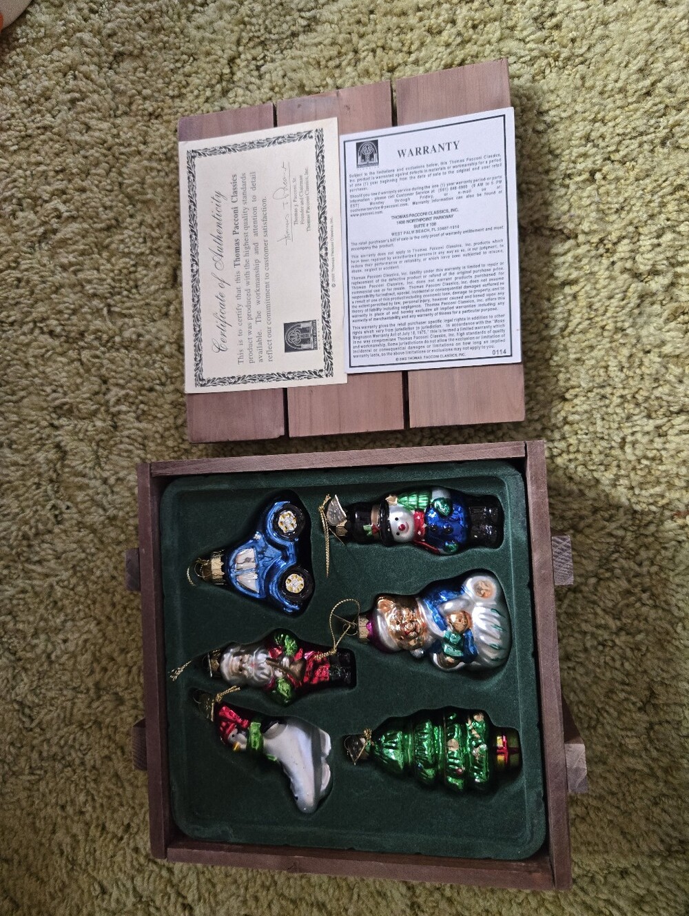 Thomas Pacconi Box Of Classic Ornaments